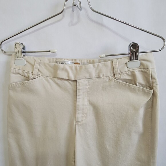 Old Navy Just Below the waist stretch khaki capris size 2 - Picture 2 of 10